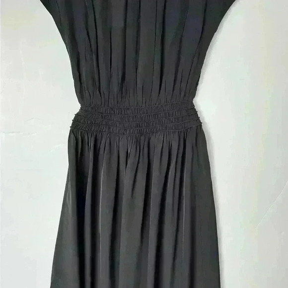 NWT! Everlane The Gathered Midi Dress - Picture 6 of 12